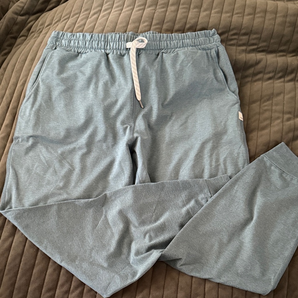Like new Vuori performance joggers